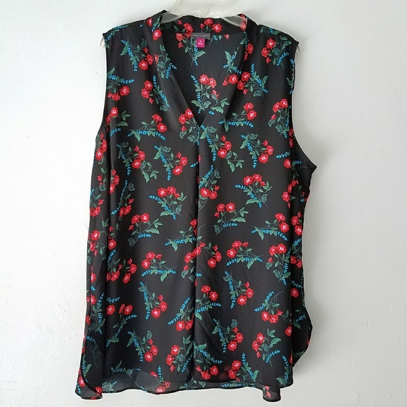 Vince Camuto Tops - ❌Sold❌VINCE Camuto  Floral tunic TOP v NECK